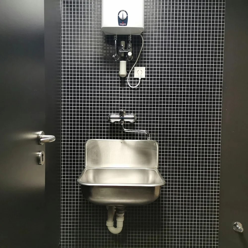 Semi Recessed Ceramic Basin 460mm